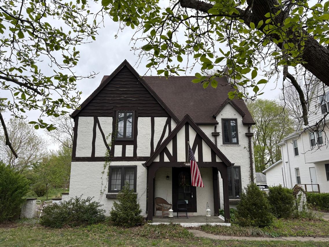 1615 N Vermilion St., Danville, IL 61832
