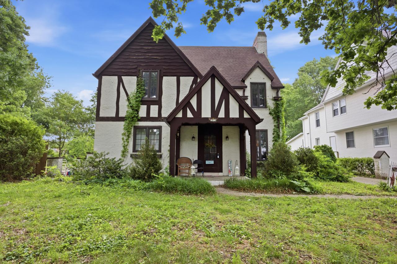 1615 N Vermilion St., Danville, IL 61832