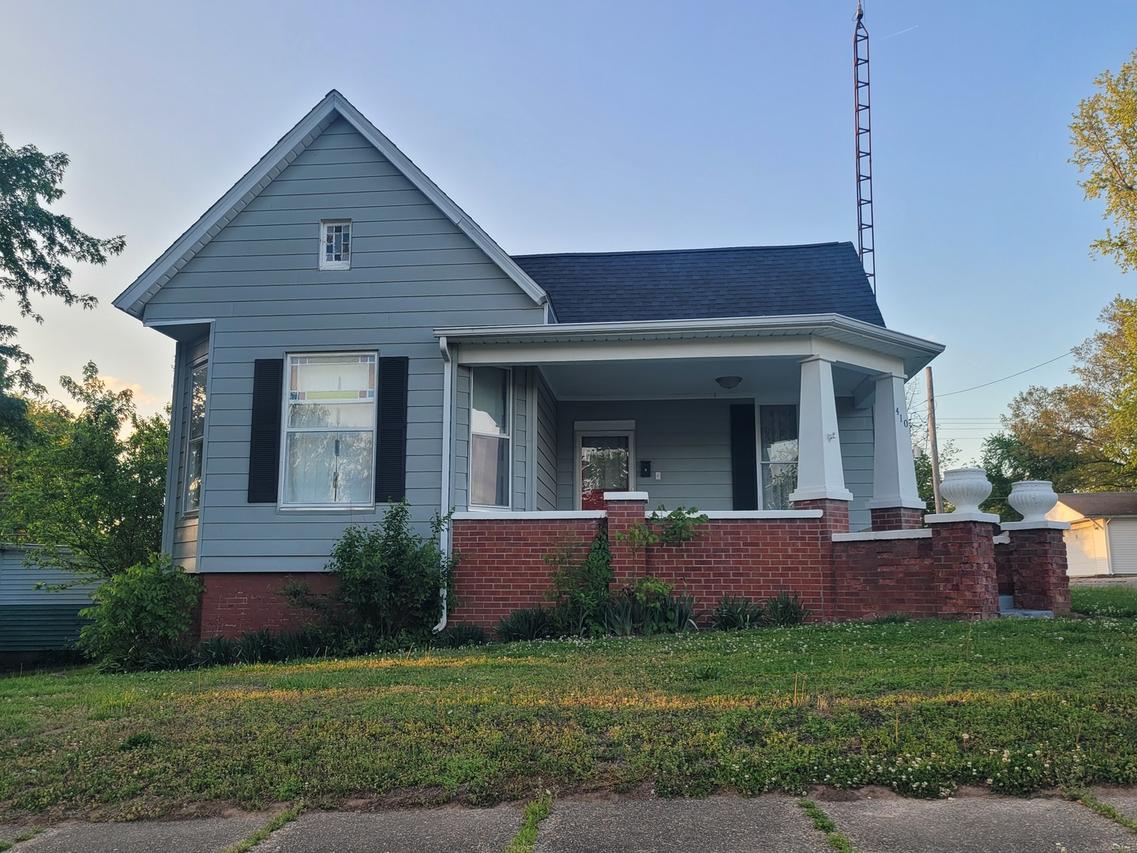 410 E Main St., Mcleansboro, IL 62859