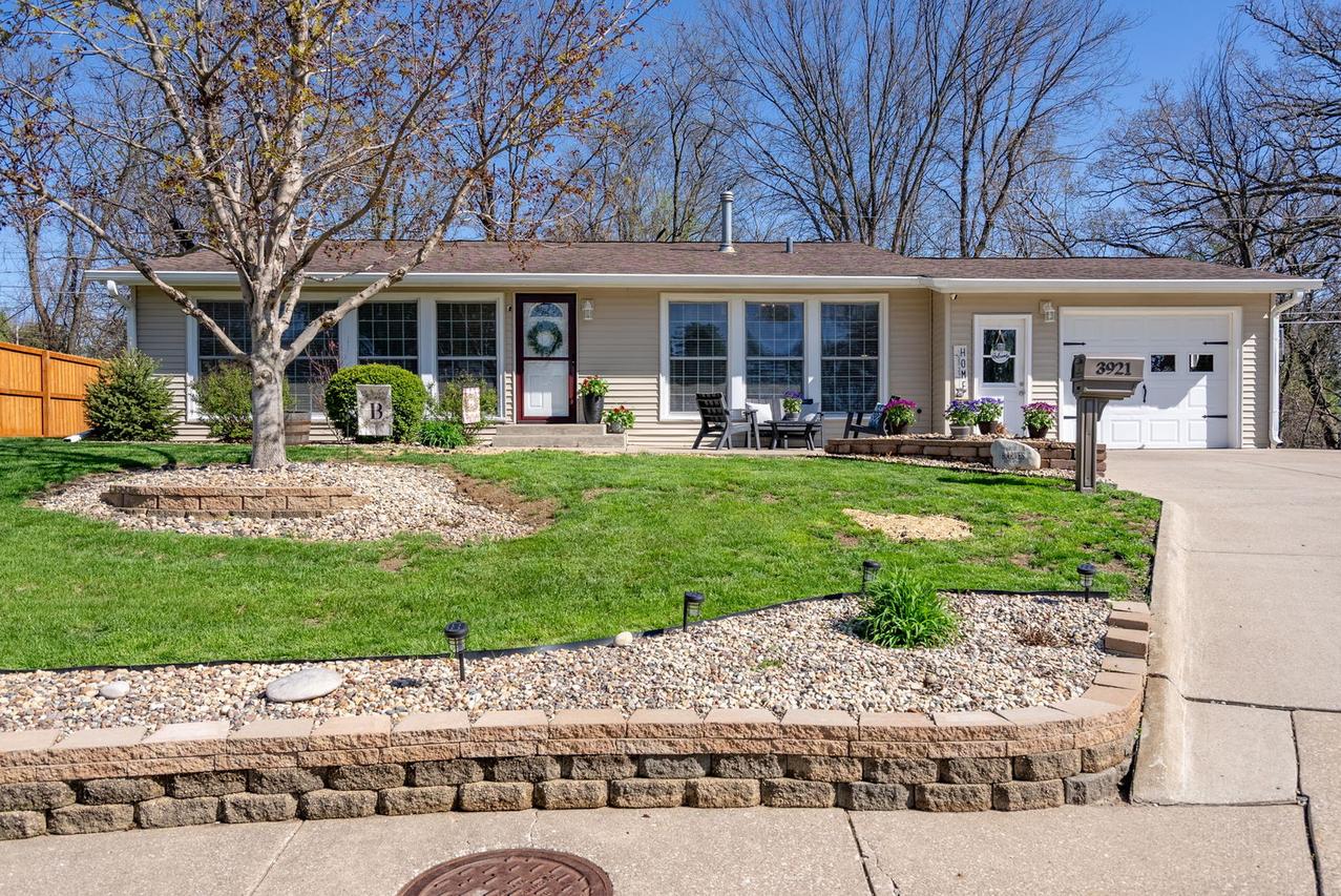 3921 29th St., Rock Island, IL 61201