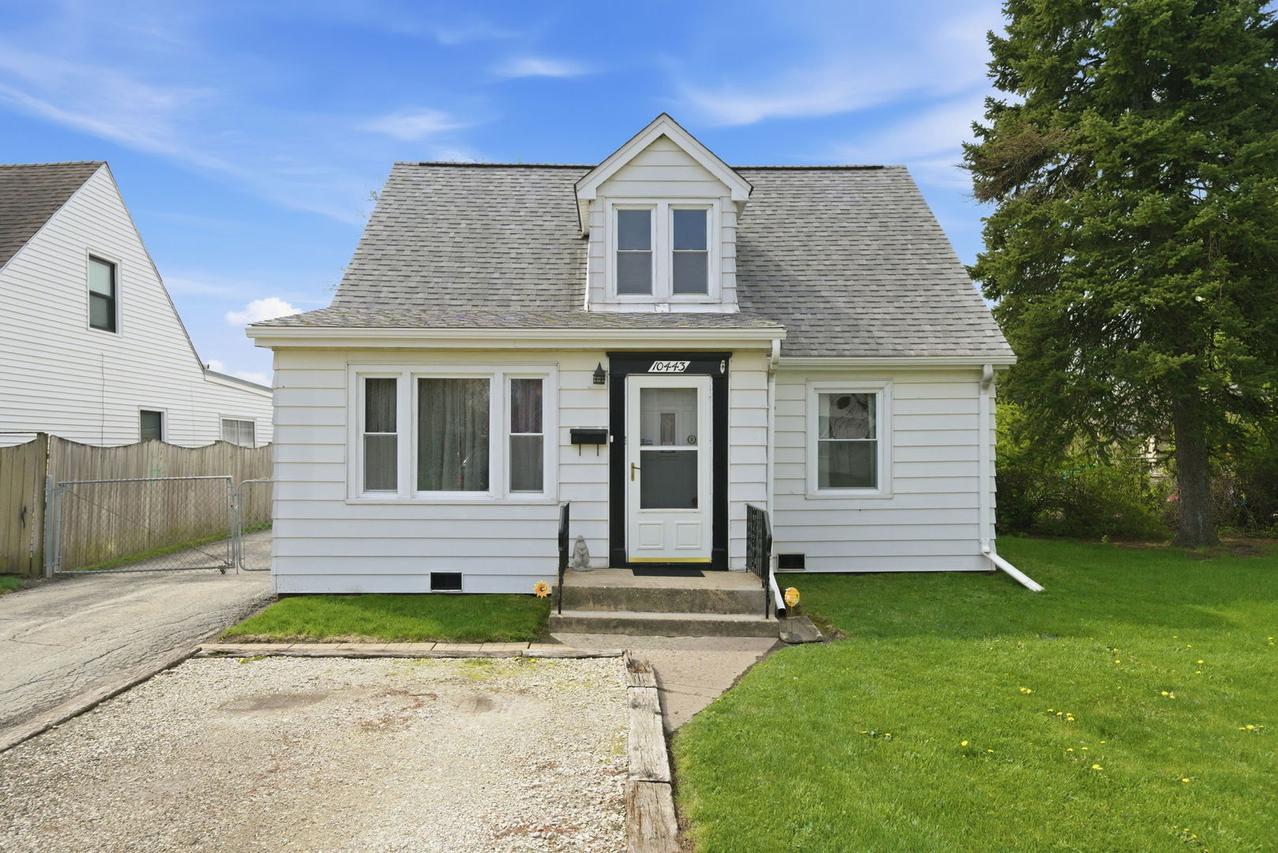 10443 Medill Ave., Melrose Park, IL 60164