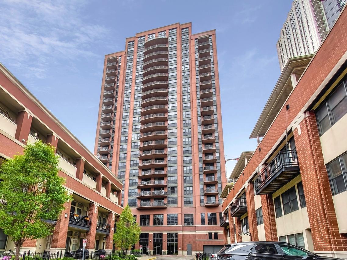 330 N Jefferson St. #409, Chicago, IL 60661