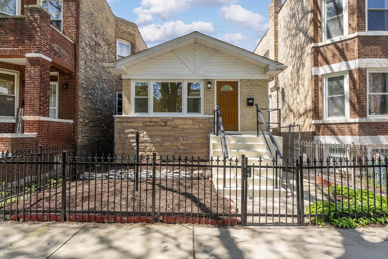 932 N Ridgeway Ave., Chicago, IL 60651