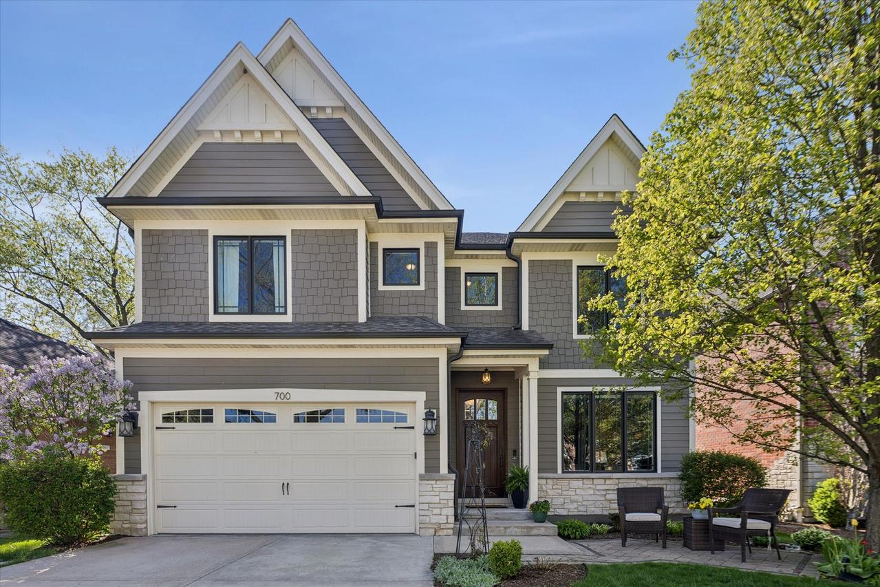 700 S Swain Ave., Elmhurst, IL 60126