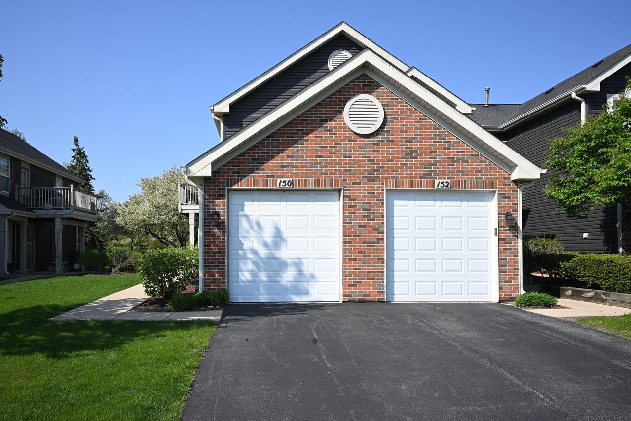 150 E Lake Ridge Dr., Glendale Heights, IL 60139