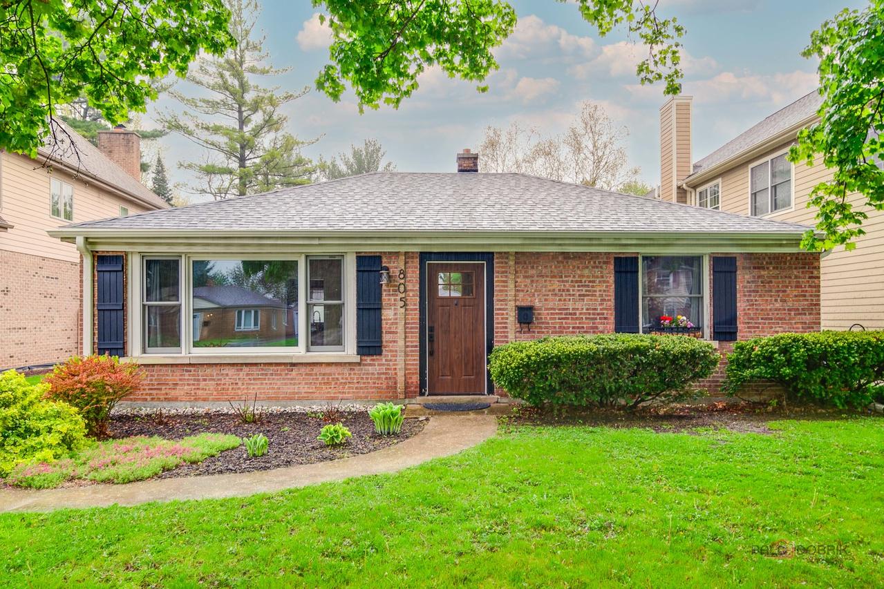 805 E Rockland Rd., Libertyville, IL 60048
