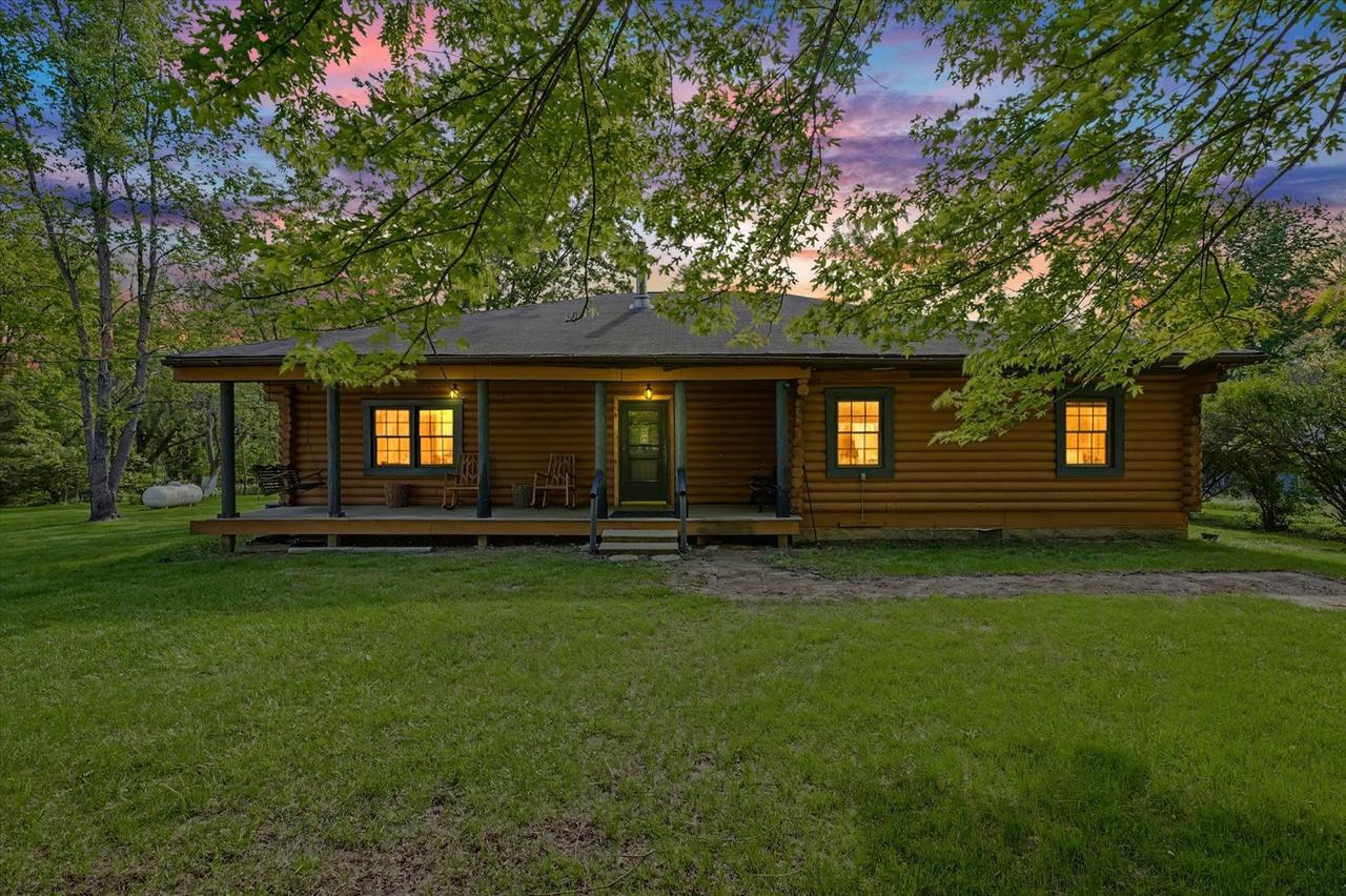 2431 N 1450 East Rd., White Heath, IL 61884