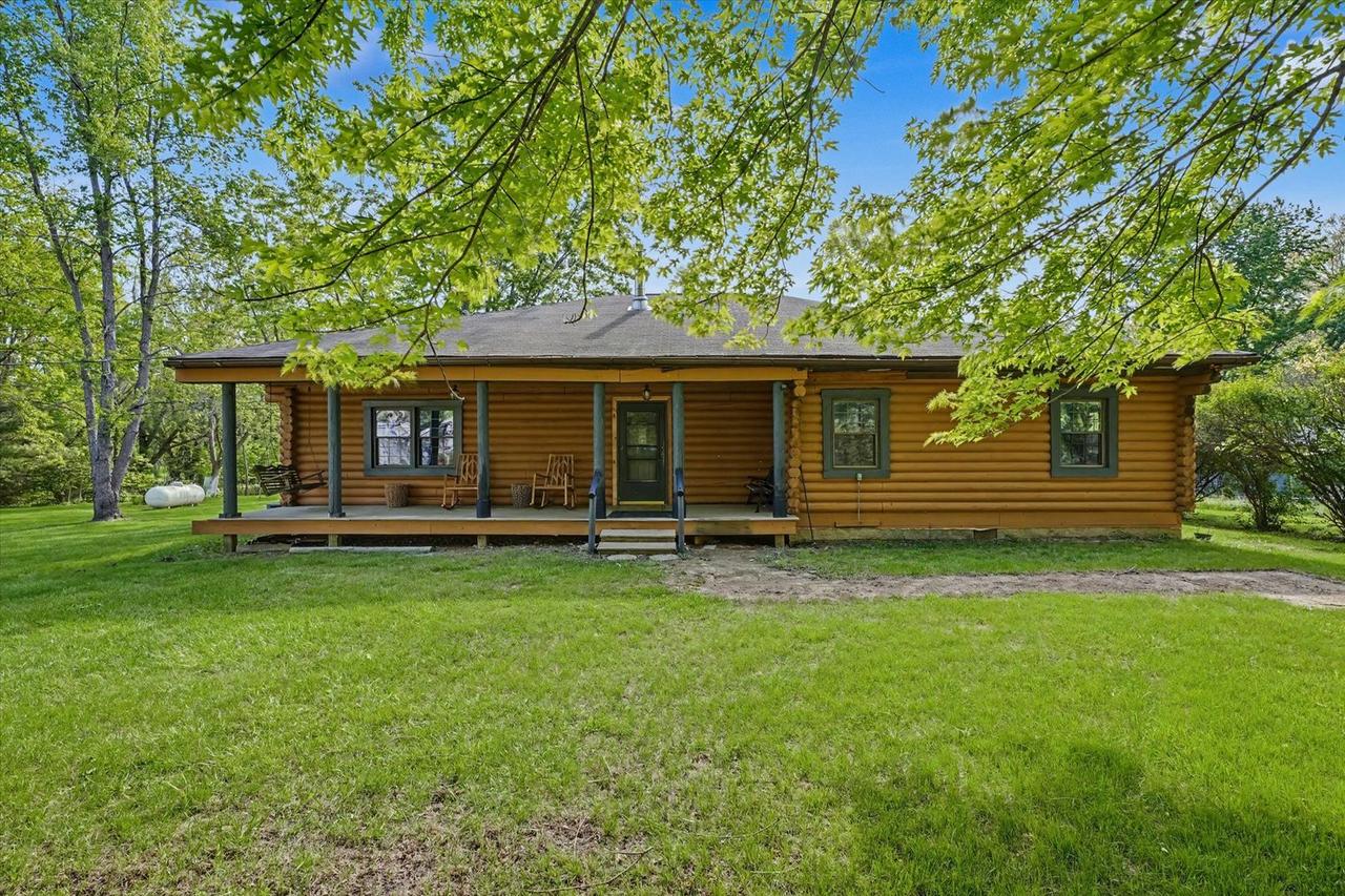 2431 N 1450 East Rd., White Heath, IL 61884