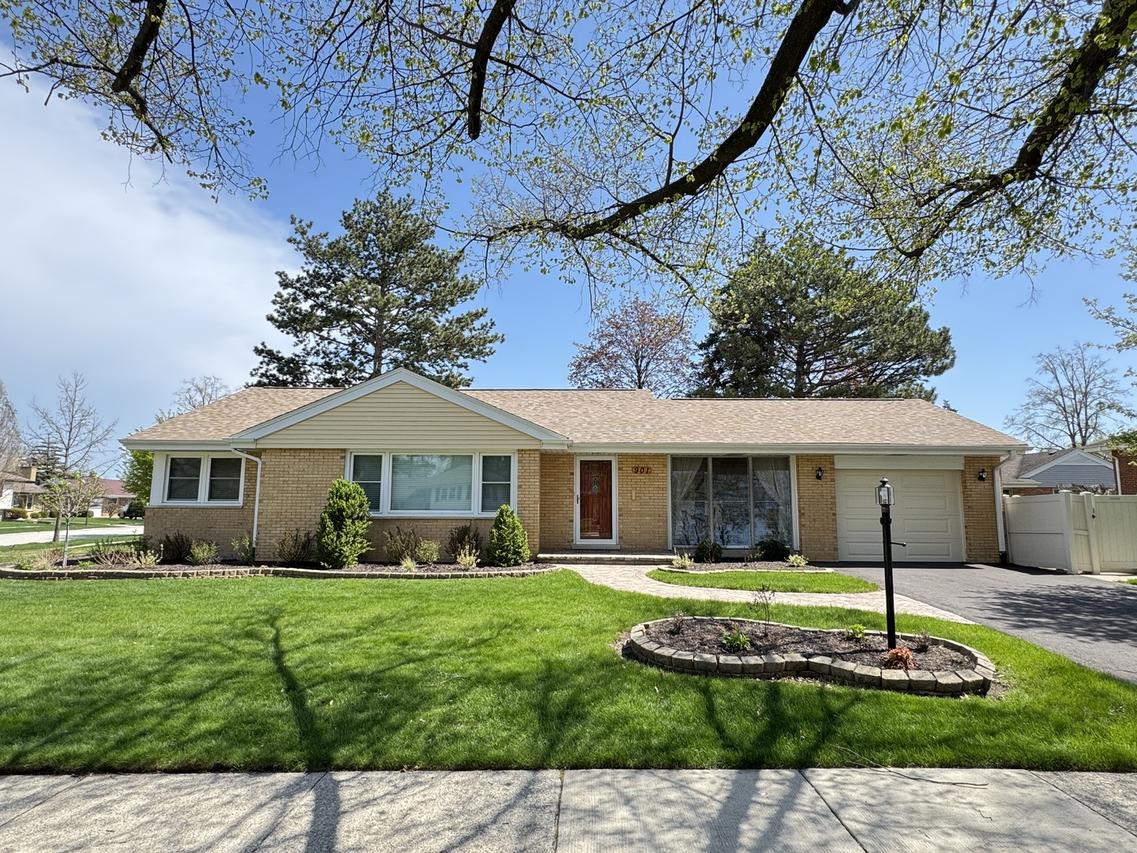901 Brookline Ln., Park Ridge, IL 60068