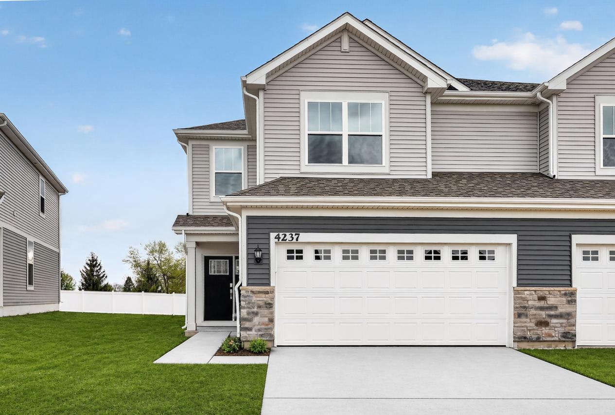 4237 Meadowridge Rd., Woodstock, IL 60098