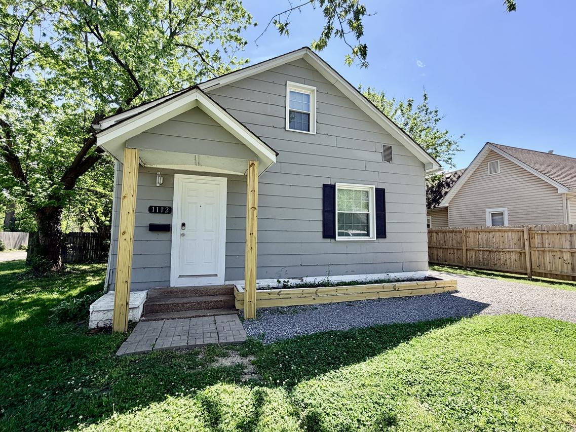 1112 Ophia St., Metropolis, IL 62960