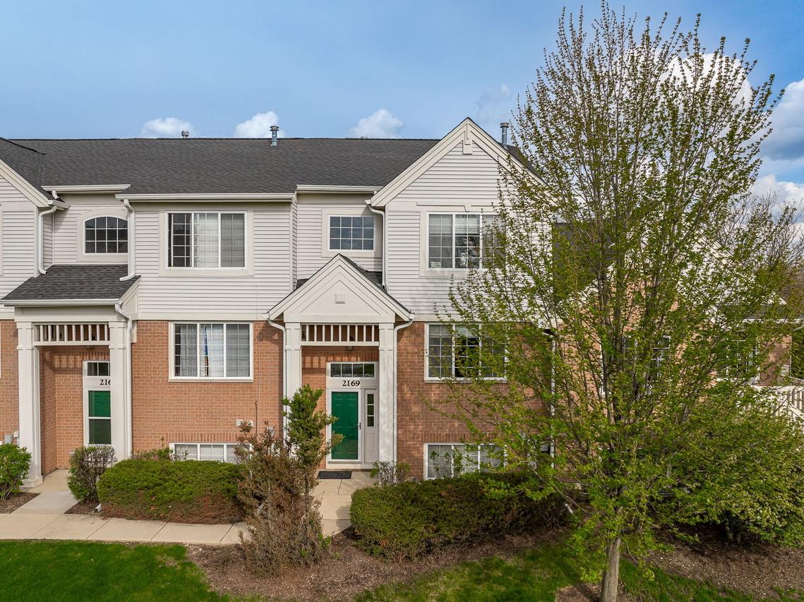 2169 W Concord Ln., Addison, IL 60101