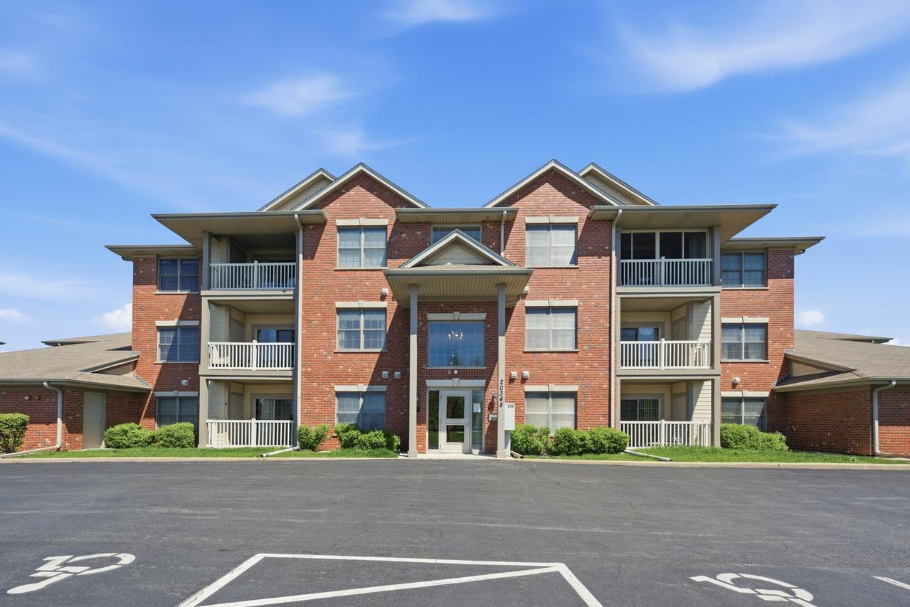 20345 S Rainford Dr. #2C, Frankfort, IL 60423