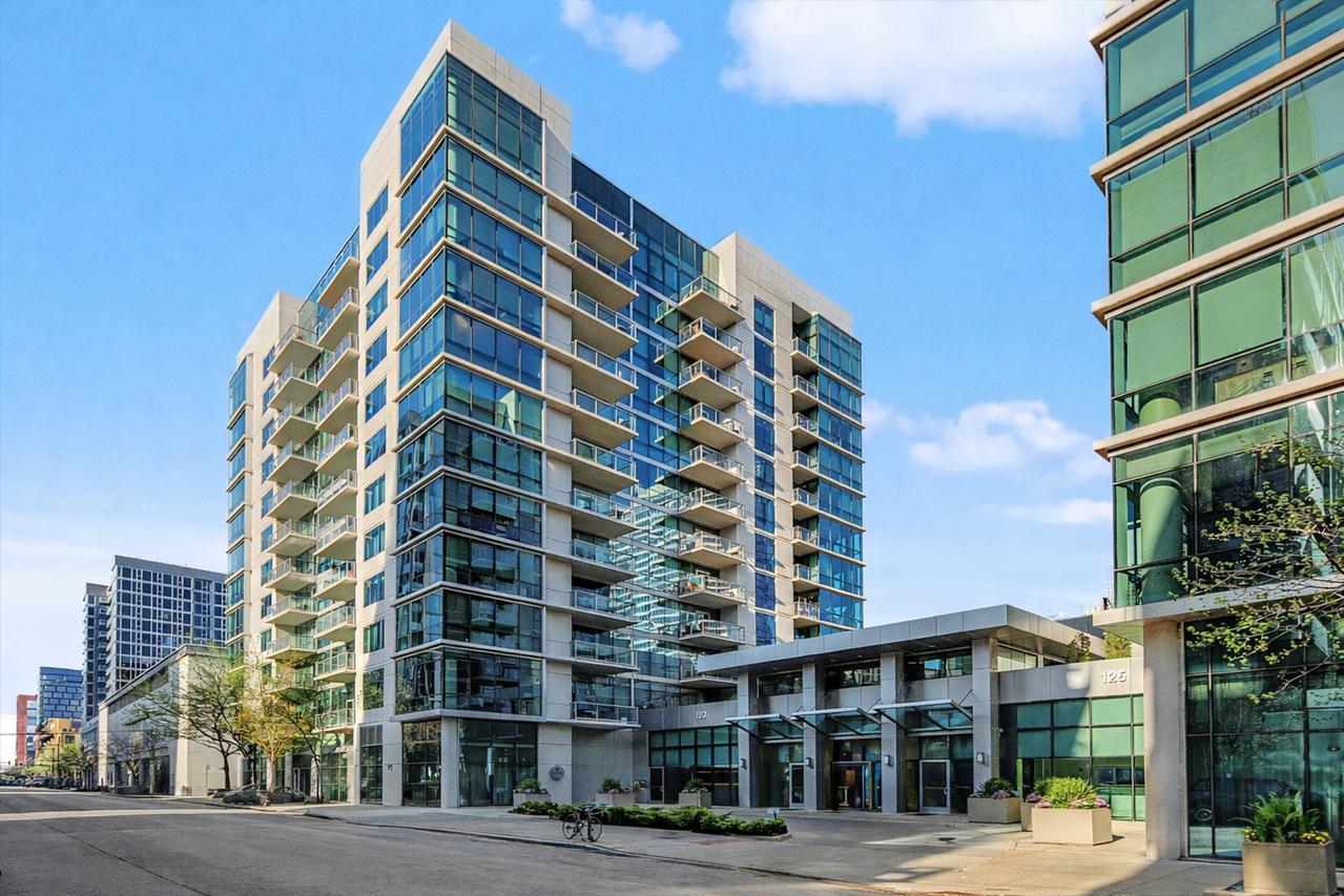 123 S Green St. #702B, Chicago, IL 60607