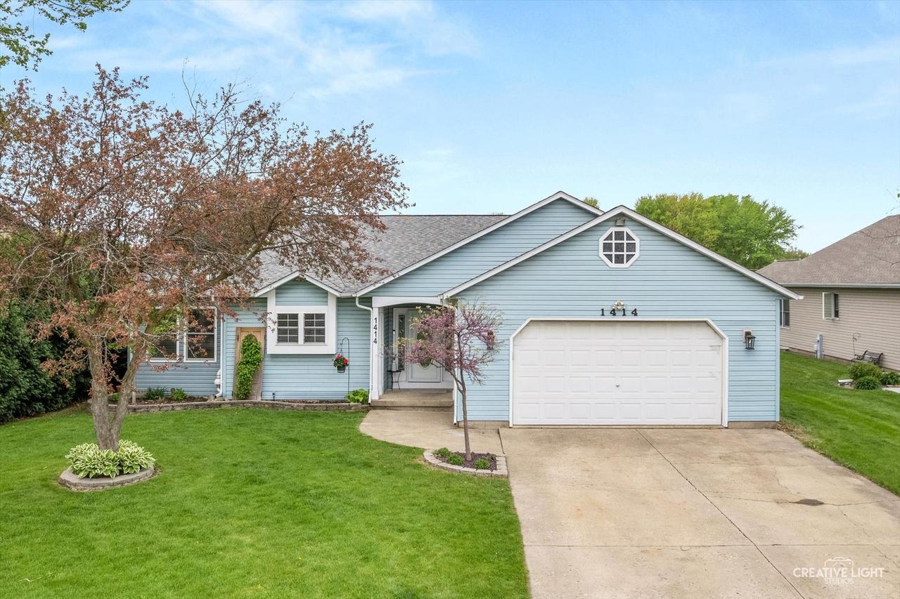 1414 Sandwich Dr., Lake Holiday, IL 60548