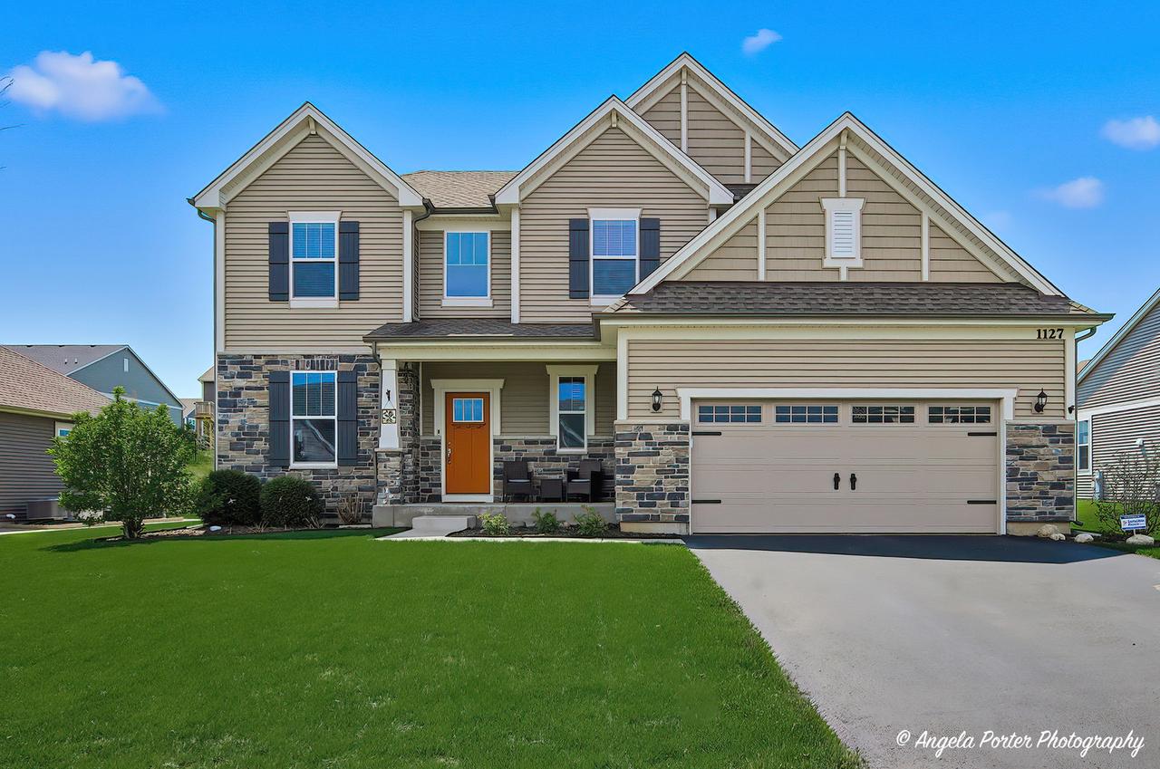 1127 Williamsbury Dr., Crystal Lake, IL 60012