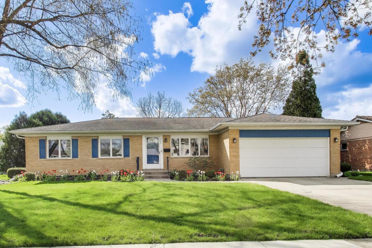 1036 Clark Ln., Des Plaines, IL 60016