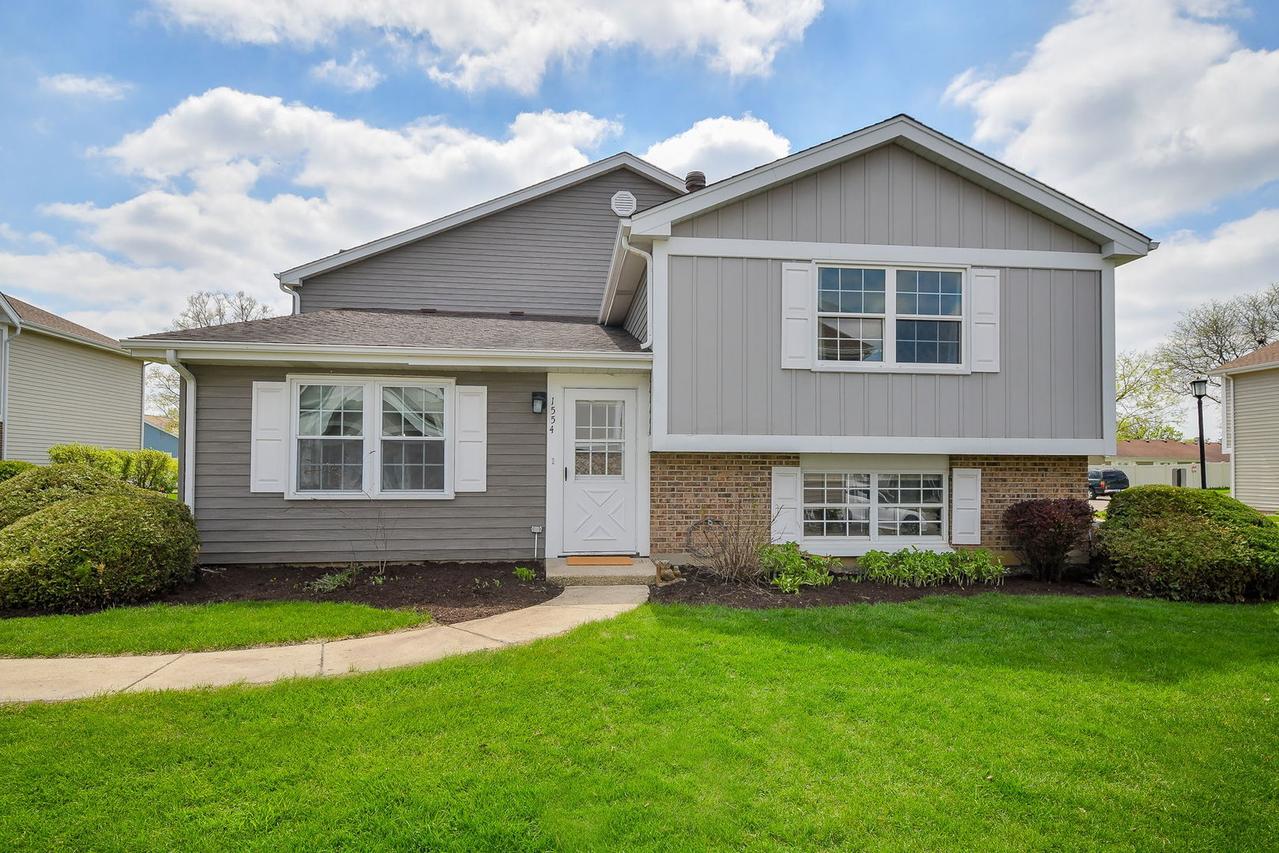 1554 Timber Tr., Wheaton, IL 60189