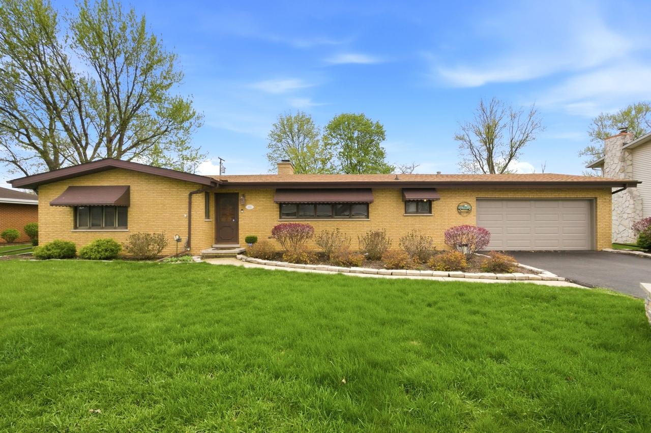 422 Miller St., Beecher, IL 60401