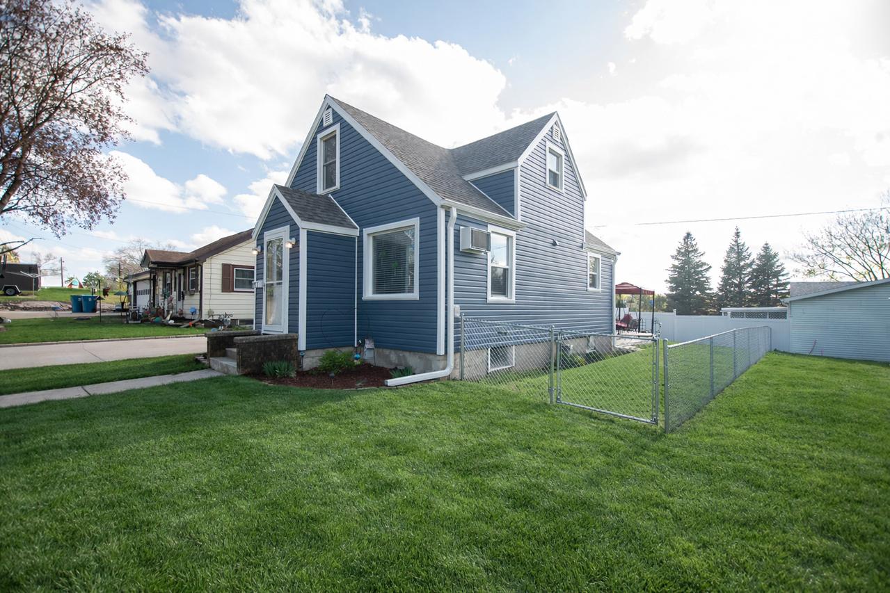 813 S Jefferson Ave., Dixon, IL 61021