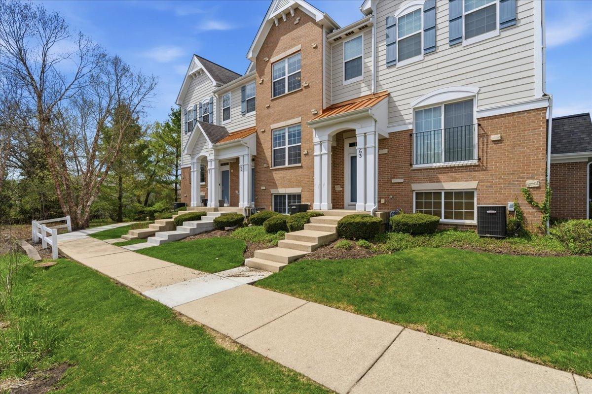 65 Arcadia Ln., Lake Zurich, IL 60047