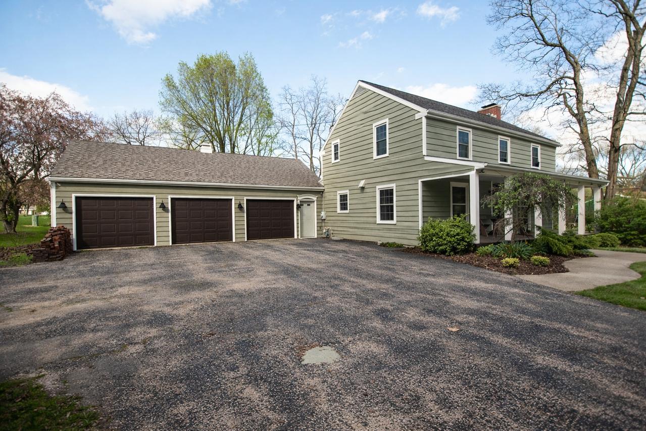 3868 W Ogle St., Dixon, IL 61021