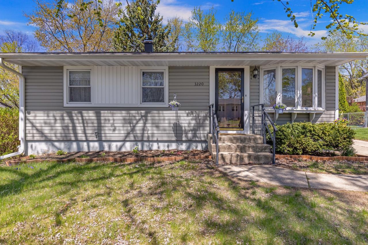 3220 18th St., Rockford, IL 61109
