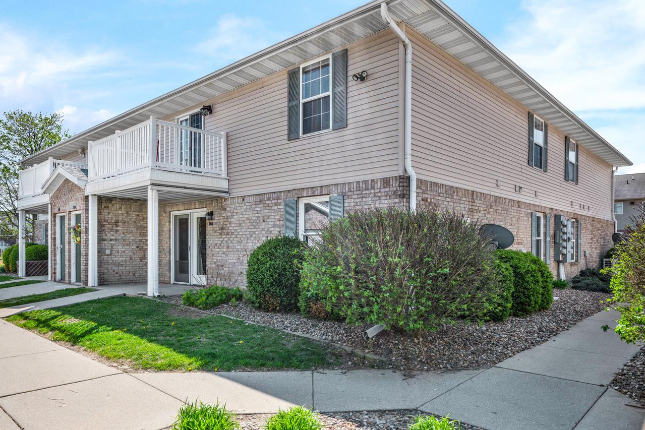 1040 Ekstam Dr. #108, Bloomington, IL 61704