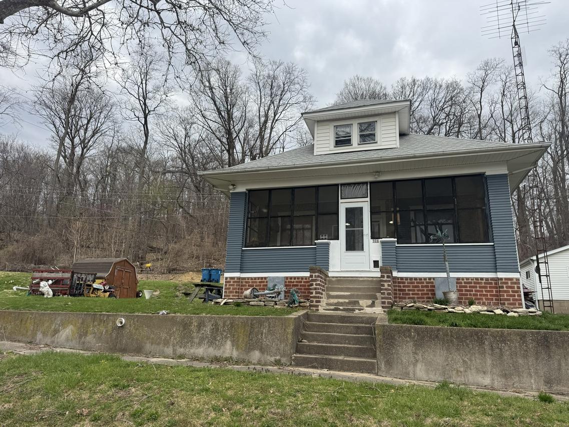 908 Willow St., Depue, IL 61322