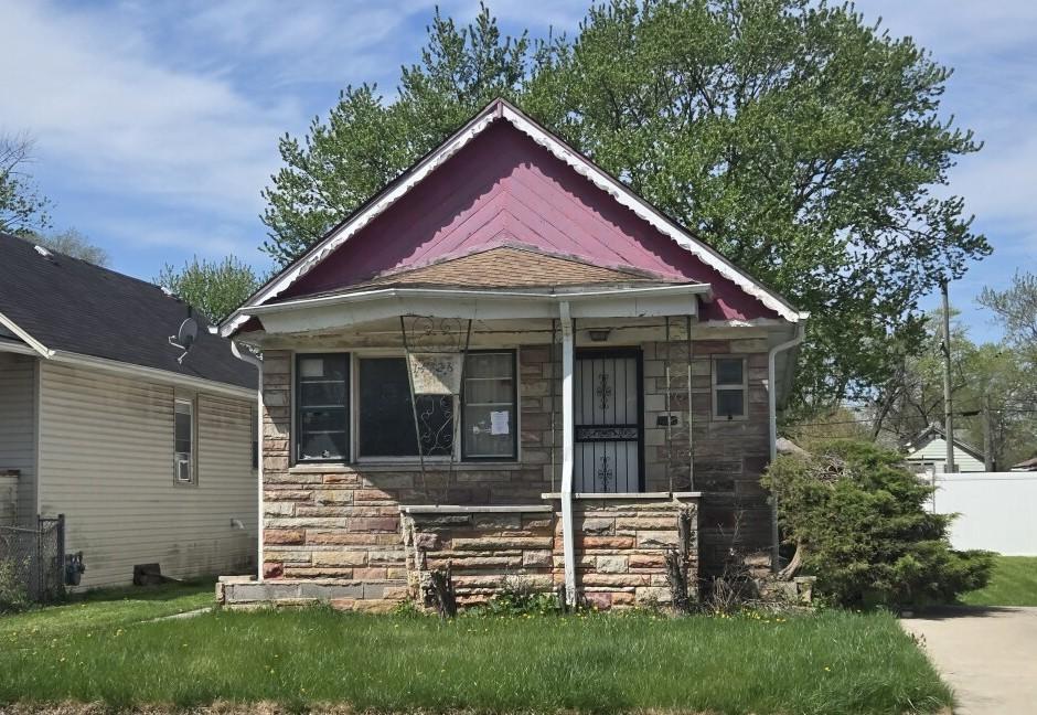 14726 Madison Ave., Harvey, IL 60426