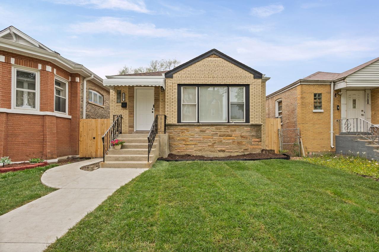 7704 S Honore St., Chicago, IL 60620