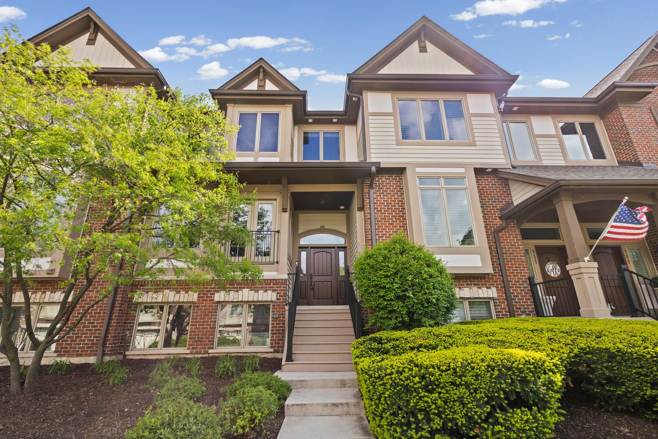 519 Brownstone Dr., St. Charles, IL 60174