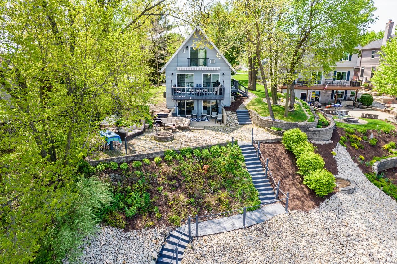 835 Lake Holiday Dr., Lake Holiday, IL 60548