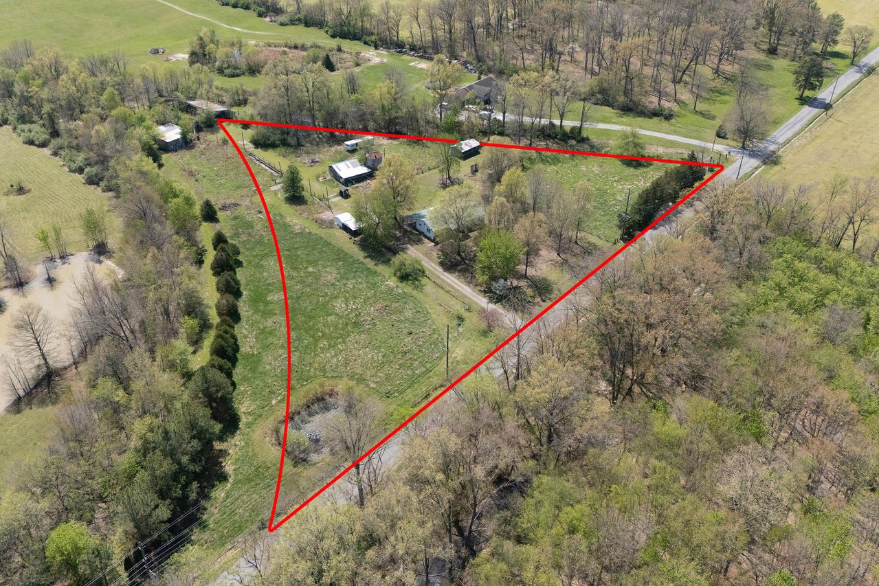 13849 Mustang Rd., Marion, IL 62959