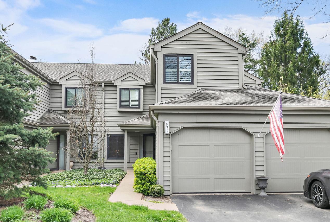 993 W Longmeadow Ct. #1028, Lake Barrington, IL 60010