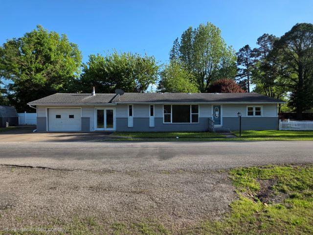 1820 N 14th St., Herrin, IL 62948