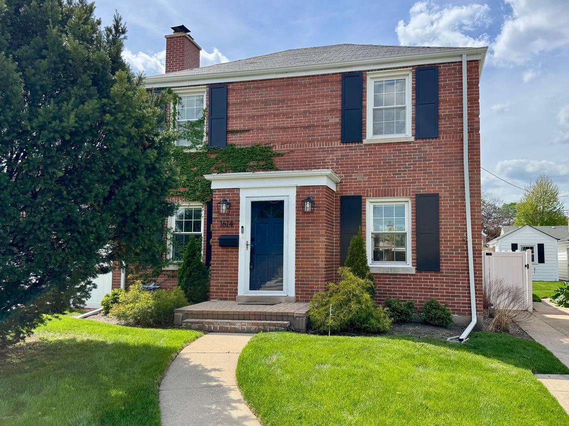 1614 N 76th Ave., Elmwood Park, IL 60707