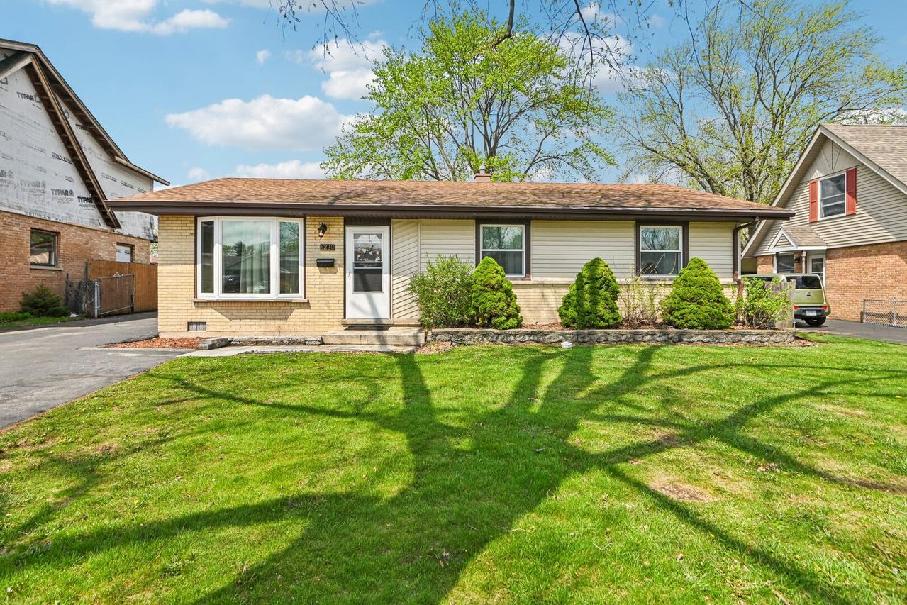 5230 Park Ln., Crestwood, IL 60418