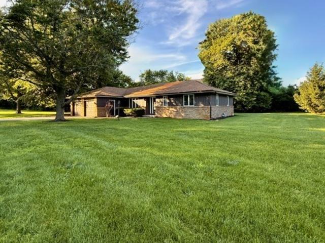 1106 E Pearl Dr., Mahomet, IL 61853