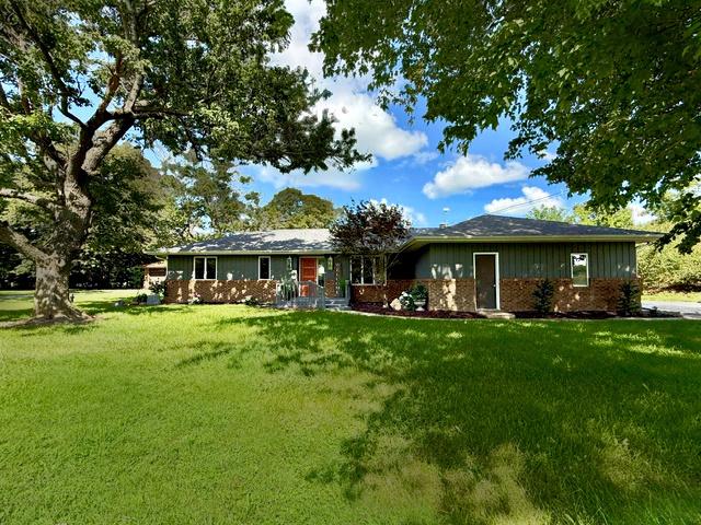 1108 Pearl Dr., Mahomet, IL 61853