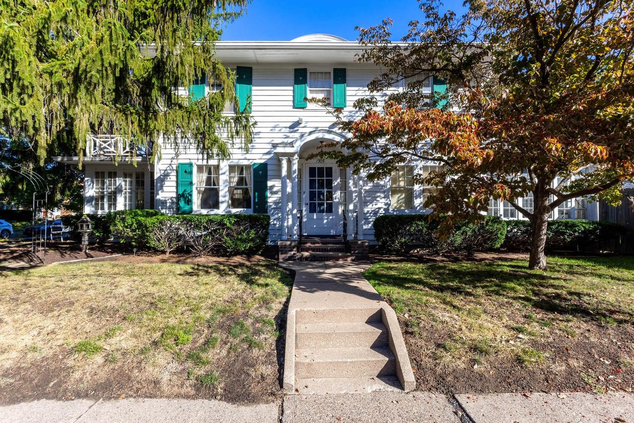 1305 25th Ave., Moline, IL 61265