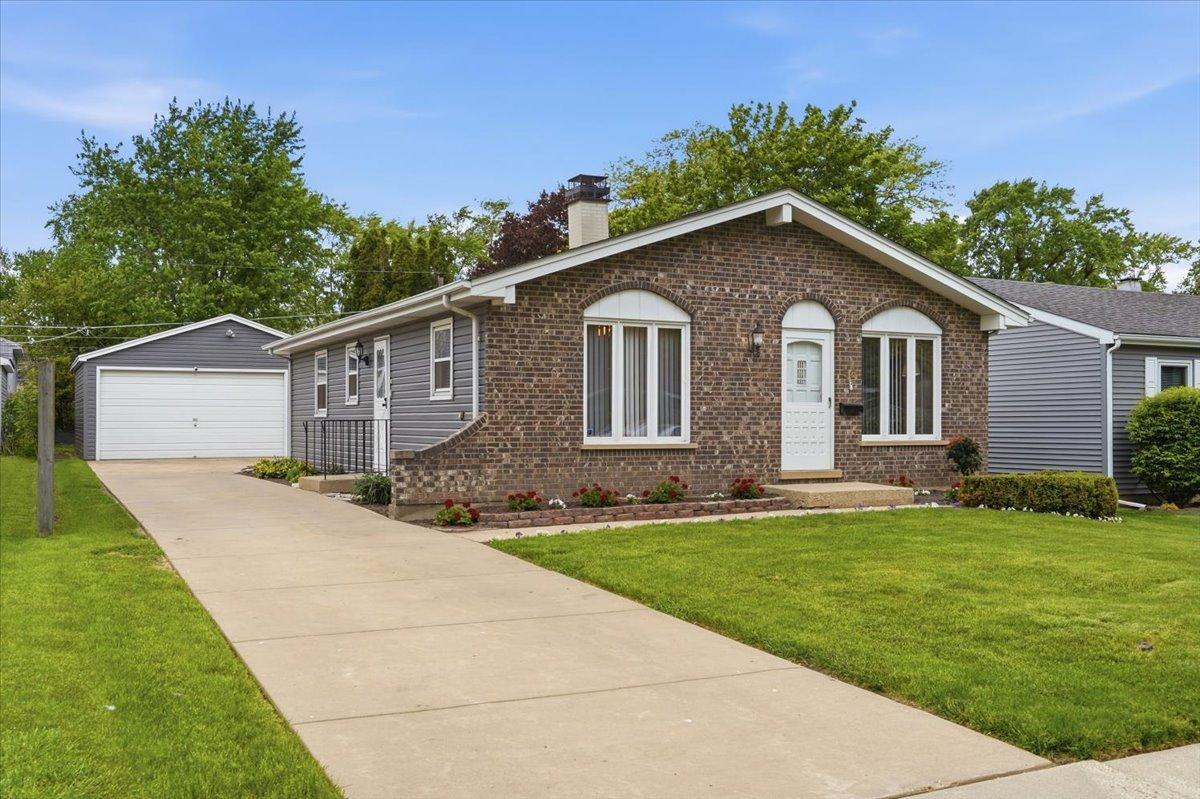 58 N California Ave., Mundelein, IL 60060