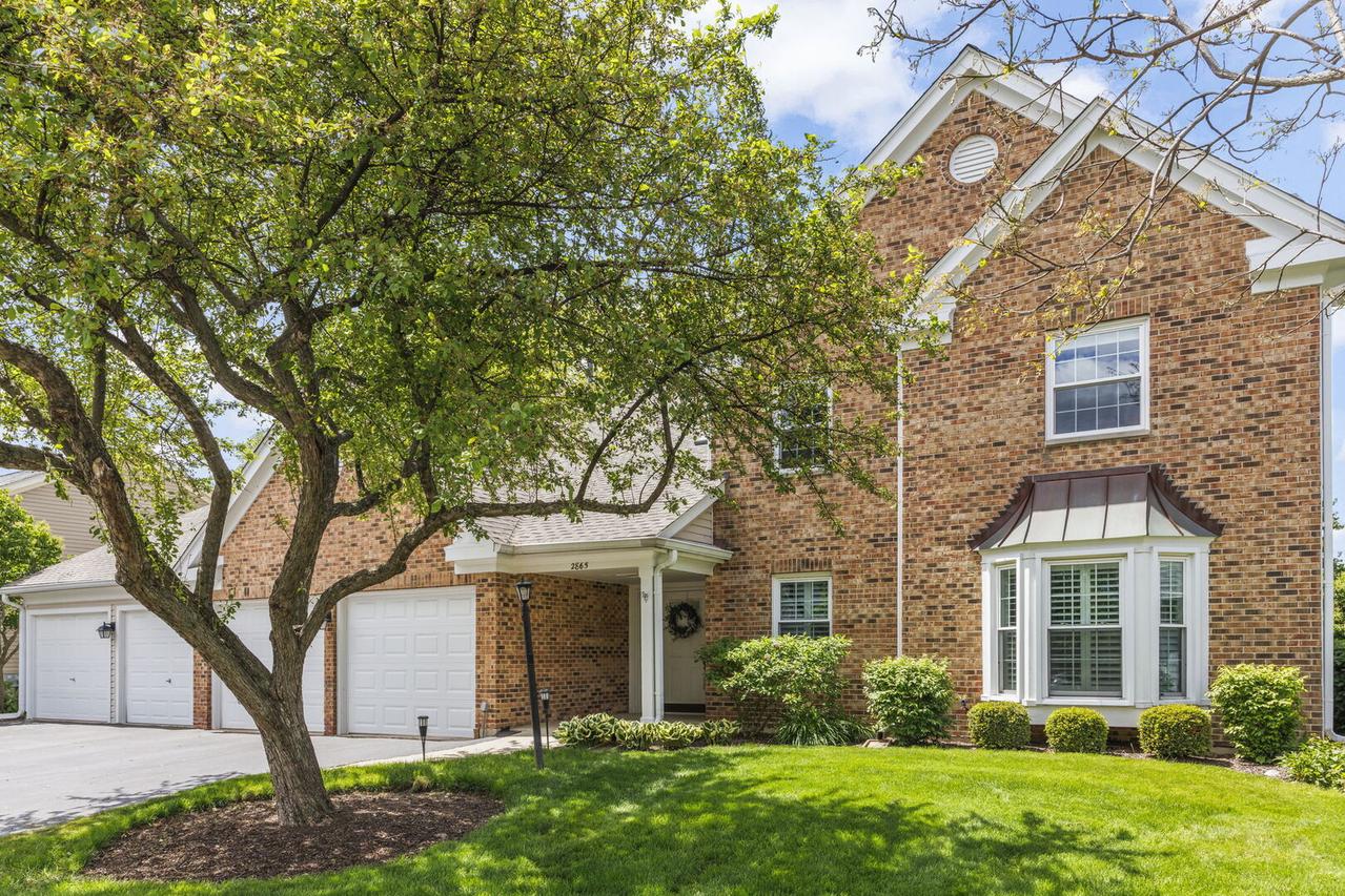 2865 Meadow Ln. #v2, Schaumburg, IL 60193