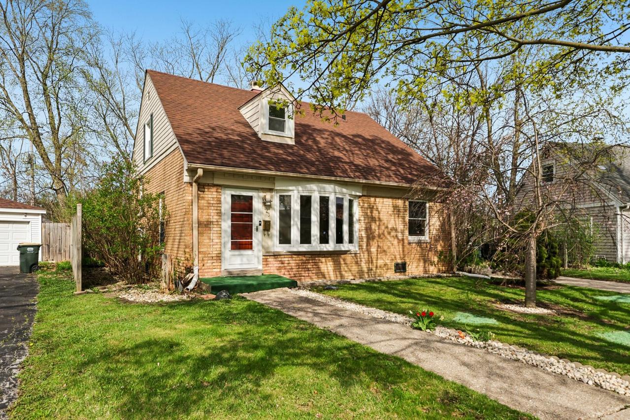 9523 Sayre Ave., Morton Grove, IL 60053