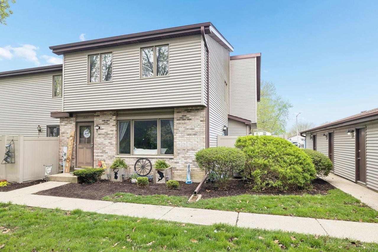 1022 Schoolgate Rd. #3, New Lenox, IL 60451