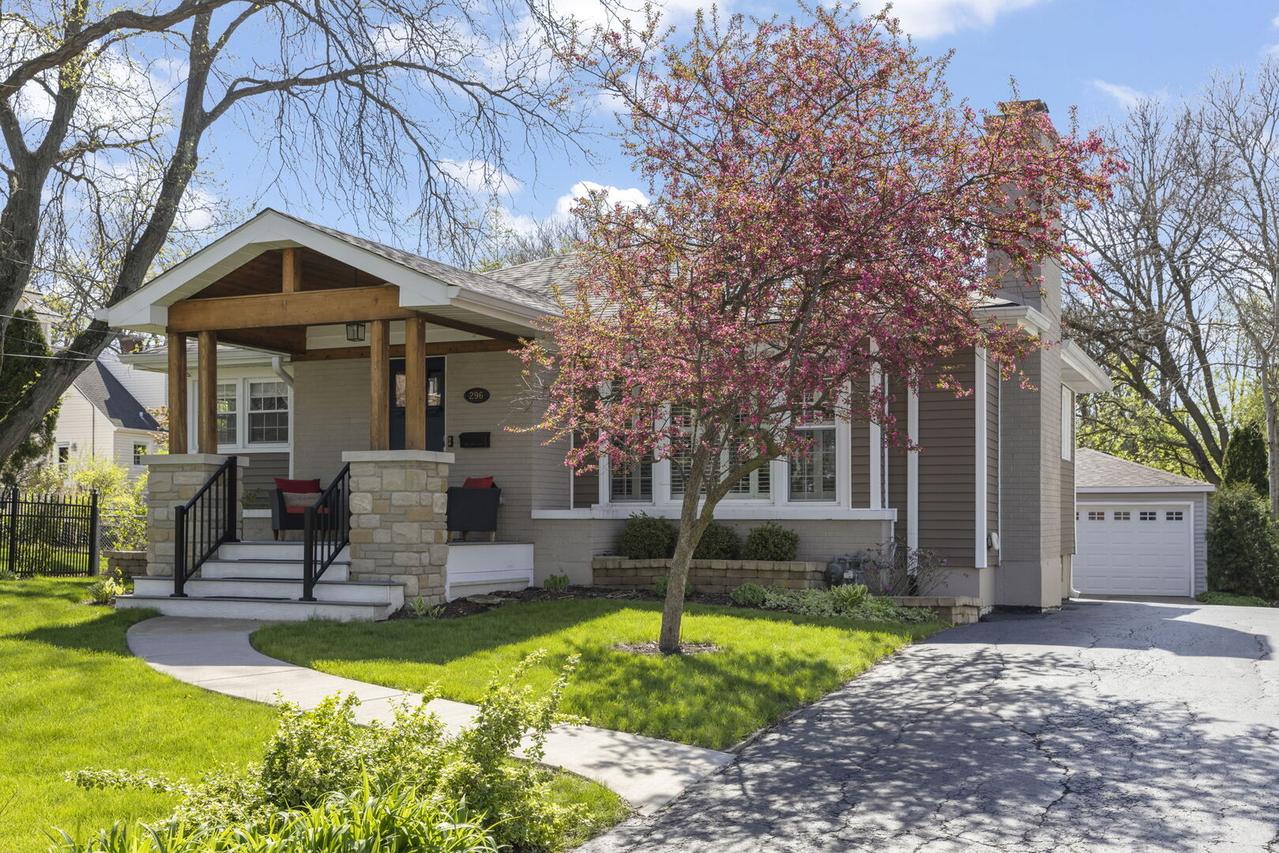 296 Kenilworth Ave., Glen Ellyn, IL 60137