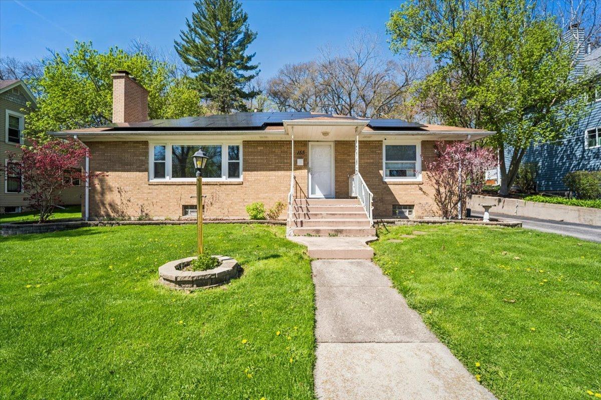 155 N Lincoln Ave., Carpentersville, IL 60110