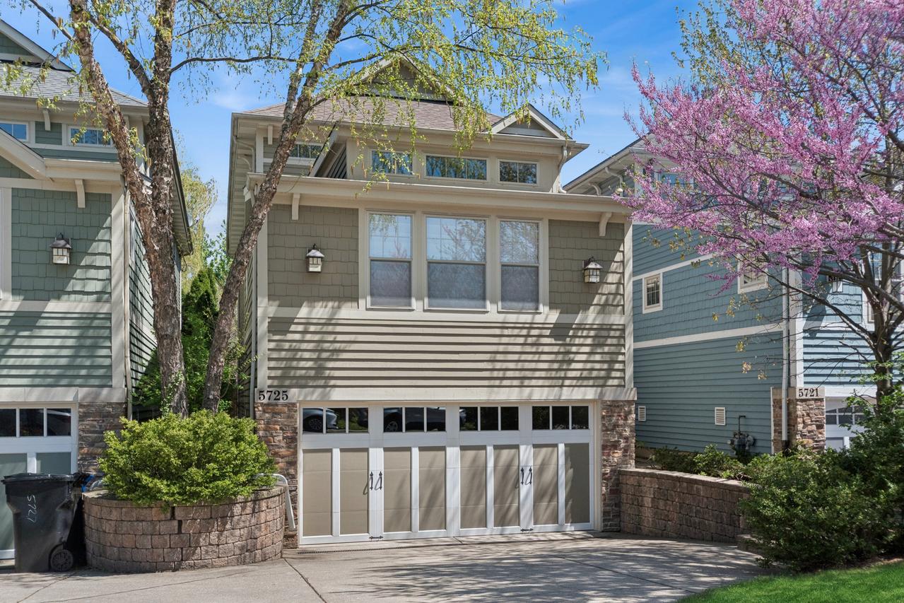 5725 N Jersey Ave., Chicago, IL 60659