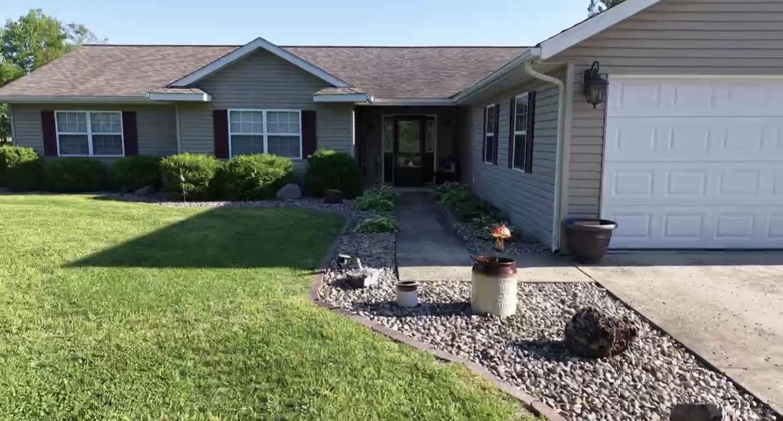 14669 Gossett Rd., West Frankfort, IL 62896