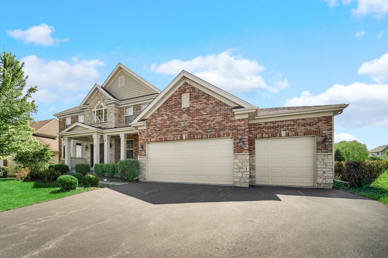 15 N Empress Dr., Hawthorn Woods, IL 60047